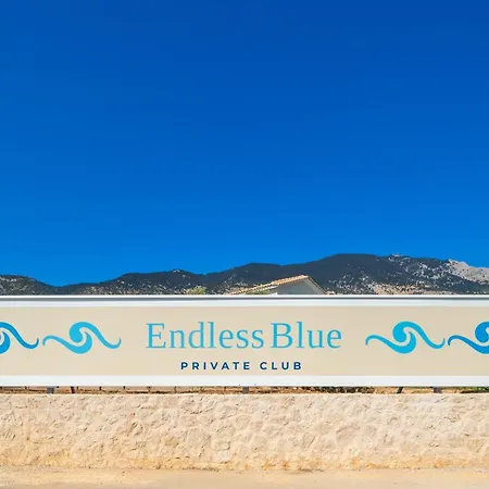 Endless Blue Private Club * トラペザキ