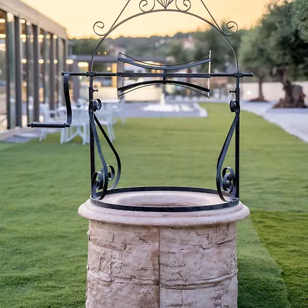 Endless Blue Private Club ヴィラ トラペザキ