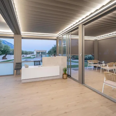 ヴィラ Endless Blue Private Club トラペザキ