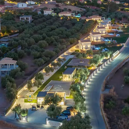 Endless Blue Private Club * トラペザキ