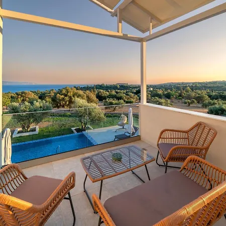 فيلة Endless Blue Private Club *