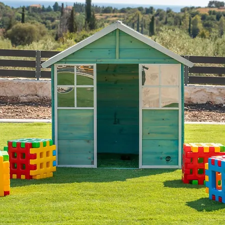 فيلة Endless Blue Private Club *