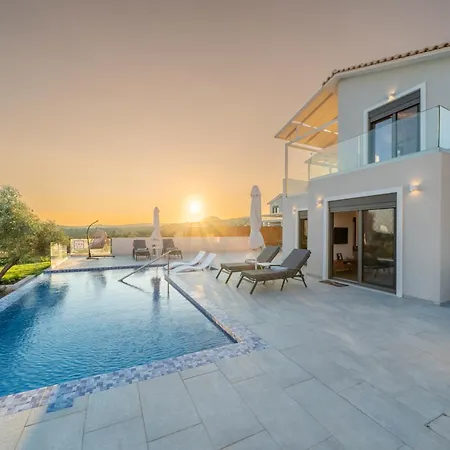 Endless Blue Private Club Villa